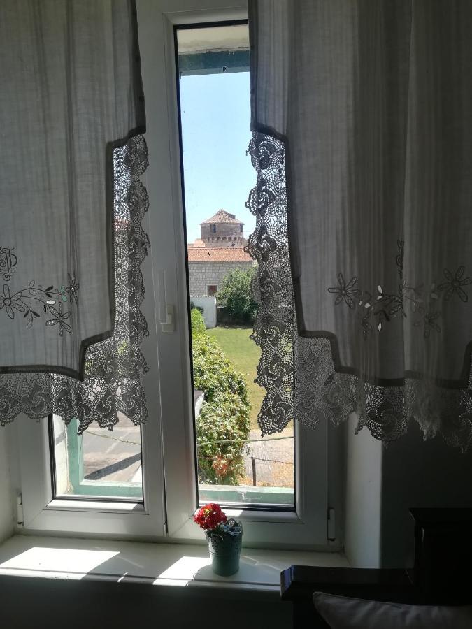 Dida Roko, Rustikalni Apartman S Terasom Kaštela Extérieur photo