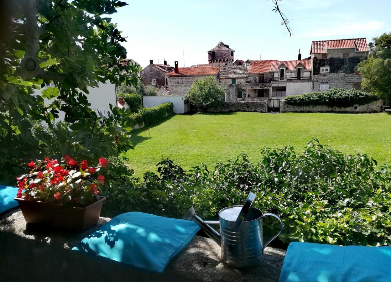 Dida Roko, Rustikalni Apartman S Terasom Kaštela Extérieur photo