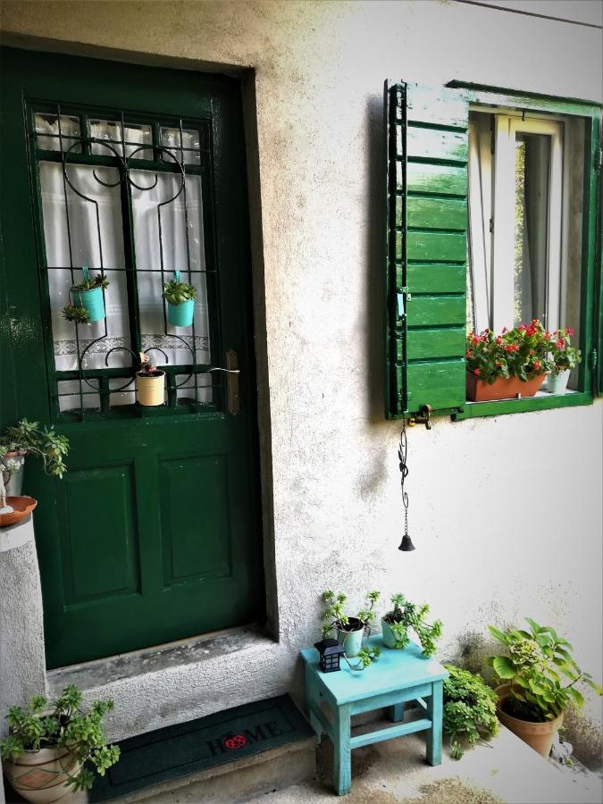 Dida Roko, Rustikalni Apartman S Terasom Kaštela Extérieur photo