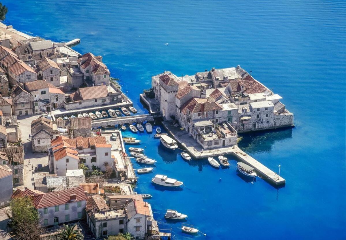 Dida Roko, Rustikalni Apartman S Terasom Kaštela Extérieur photo