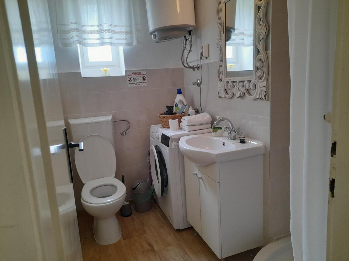 Dida Roko, Rustikalni Apartman S Terasom Kaštela Extérieur photo