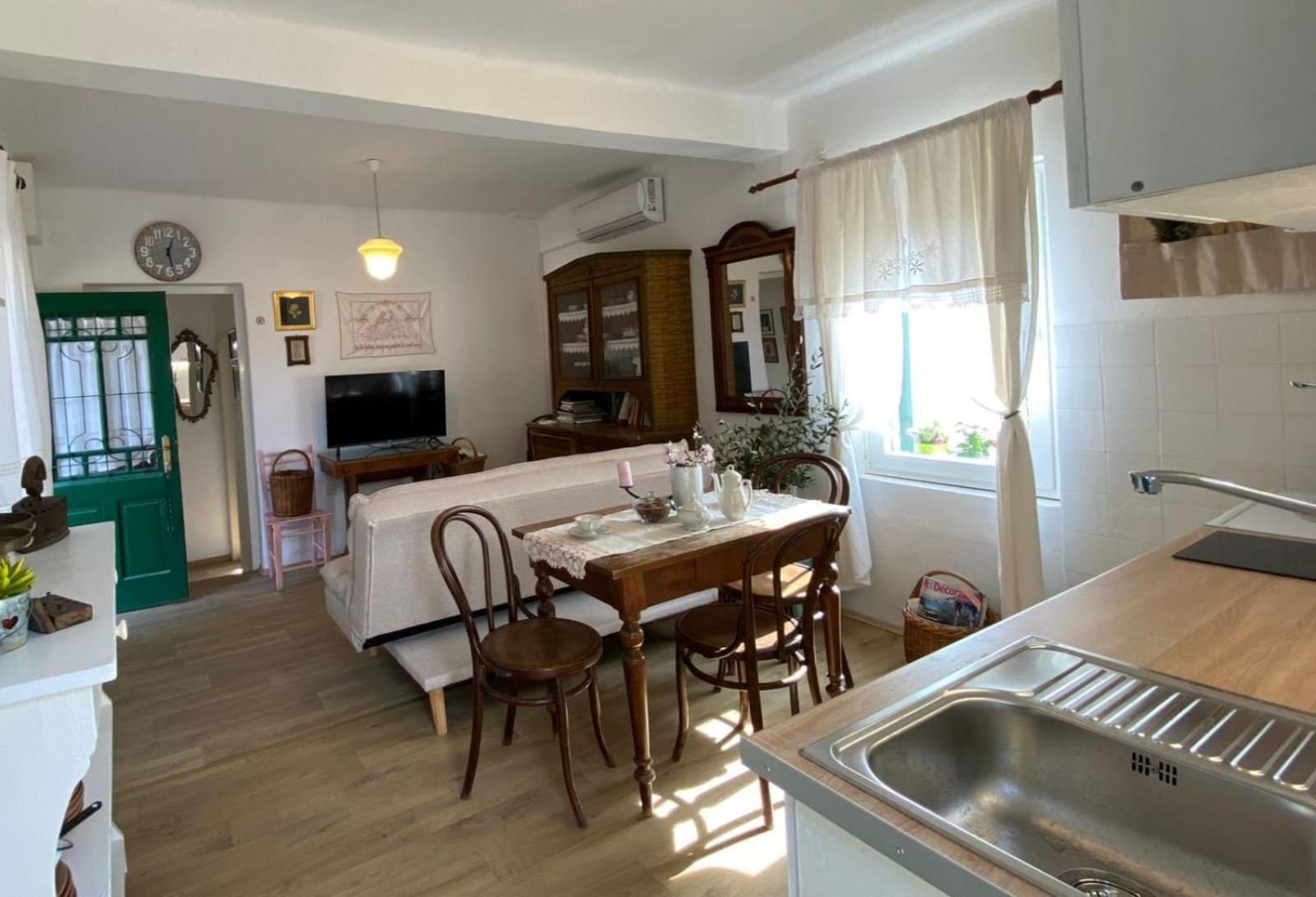 Dida Roko, Rustikalni Apartman S Terasom Kaštela Extérieur photo