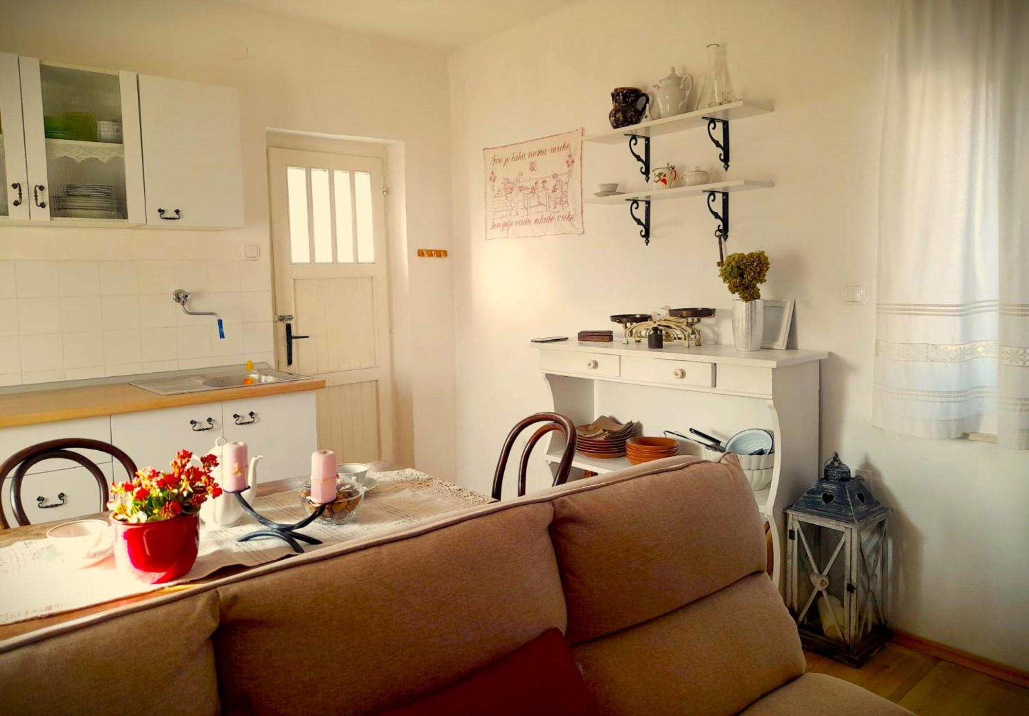 Dida Roko, Rustikalni Apartman S Terasom Kaštela Extérieur photo