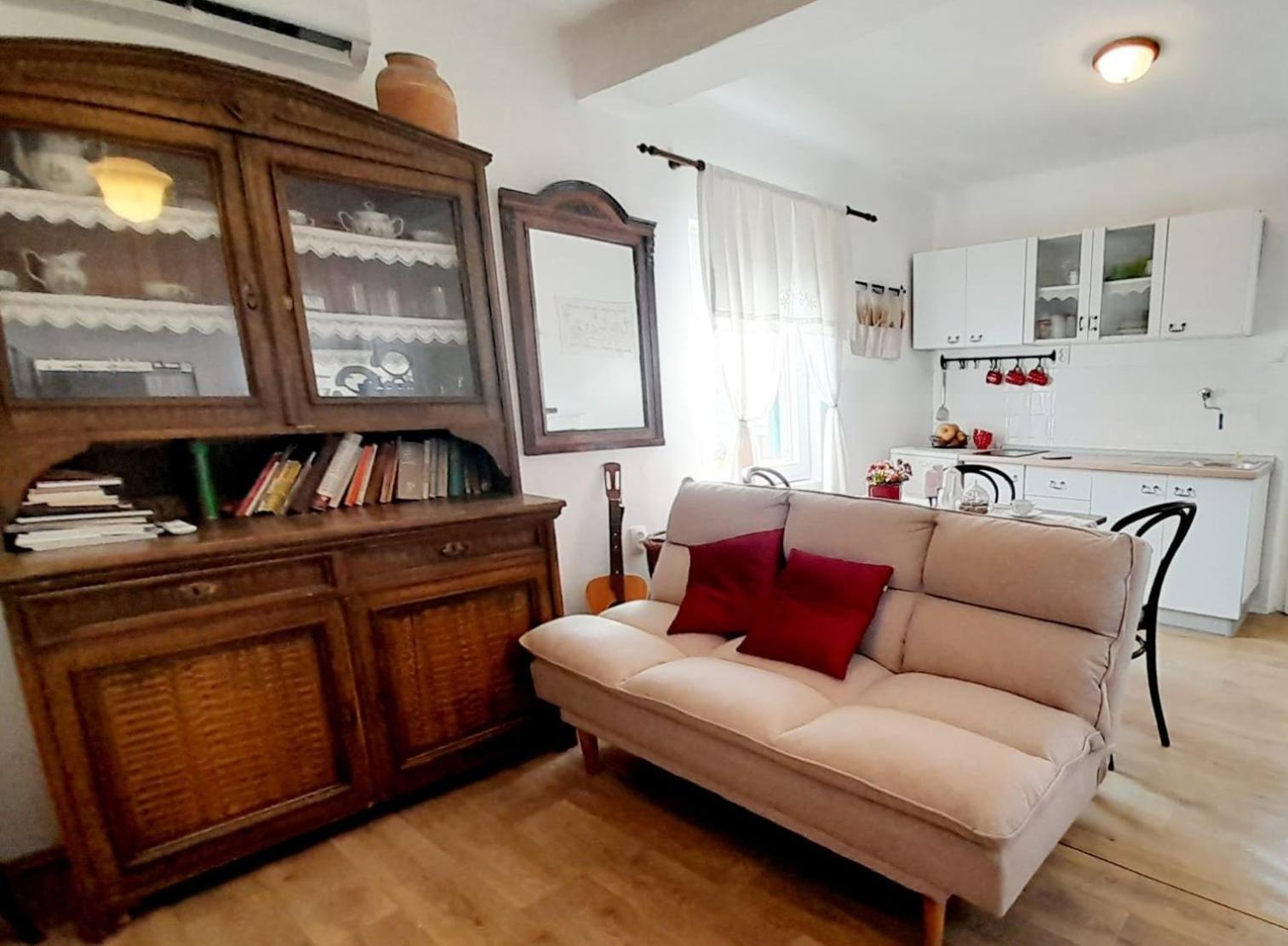 Dida Roko, Rustikalni Apartman S Terasom Kaštela Extérieur photo
